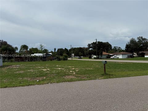 Tiny photo for 217 Palmetto St, Lake Placid, FL 33852 (MLS # A12044354)