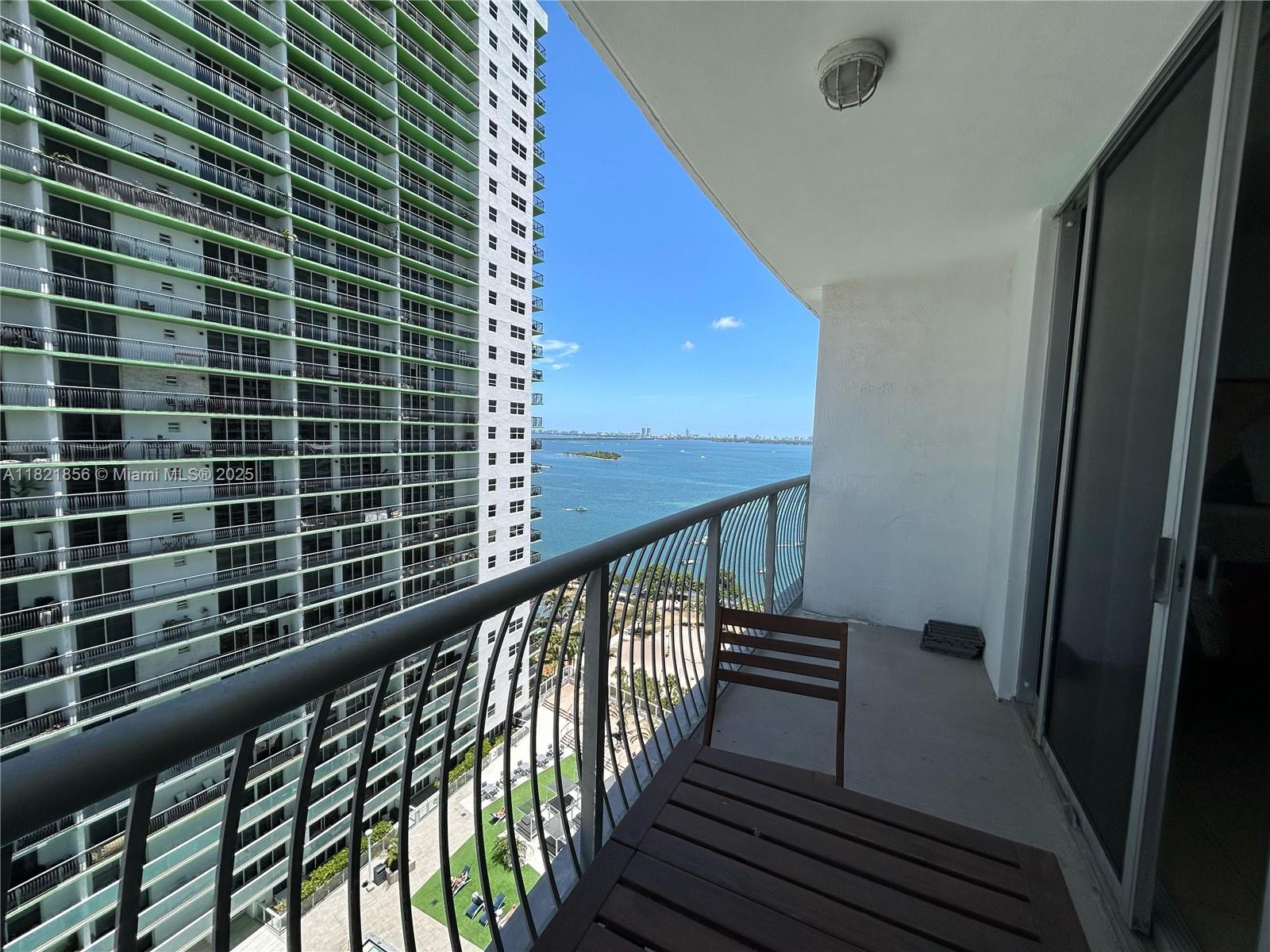 1750 N Bayshore Dr 2207