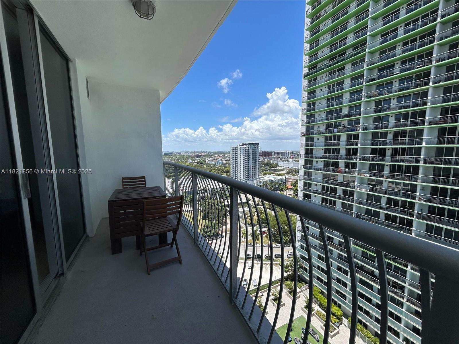 1750 N Bayshore Dr 2207