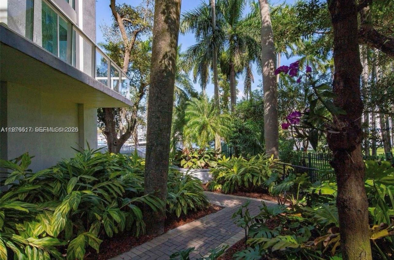 TERRAZAS RIVERPARK VILLAG - Residential Lease