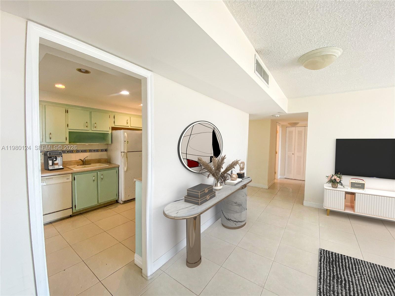 2841 NE 163rd St 902