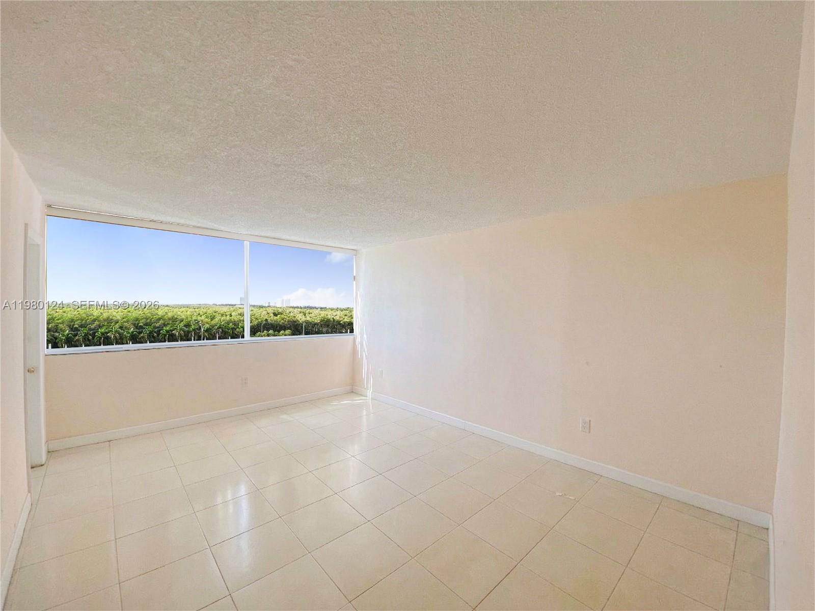 STRATFORD HOUSE CONDO - Residential