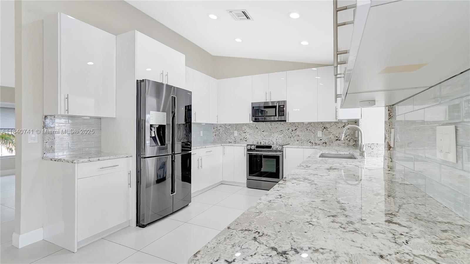 1412 NE 53rd Ct 0
