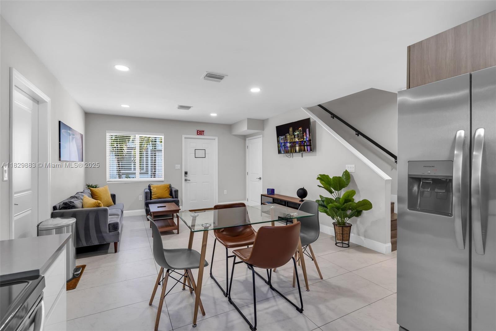 NORTH LAUDERDALE - Residential