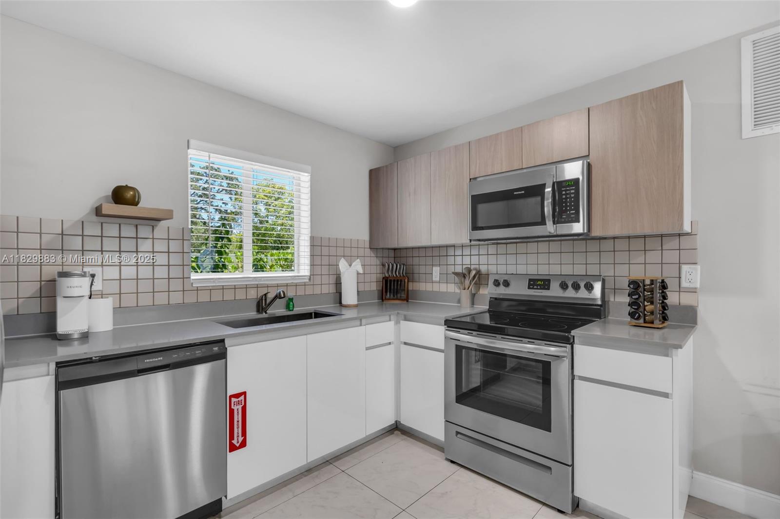 NORTH LAUDERDALE - Residential