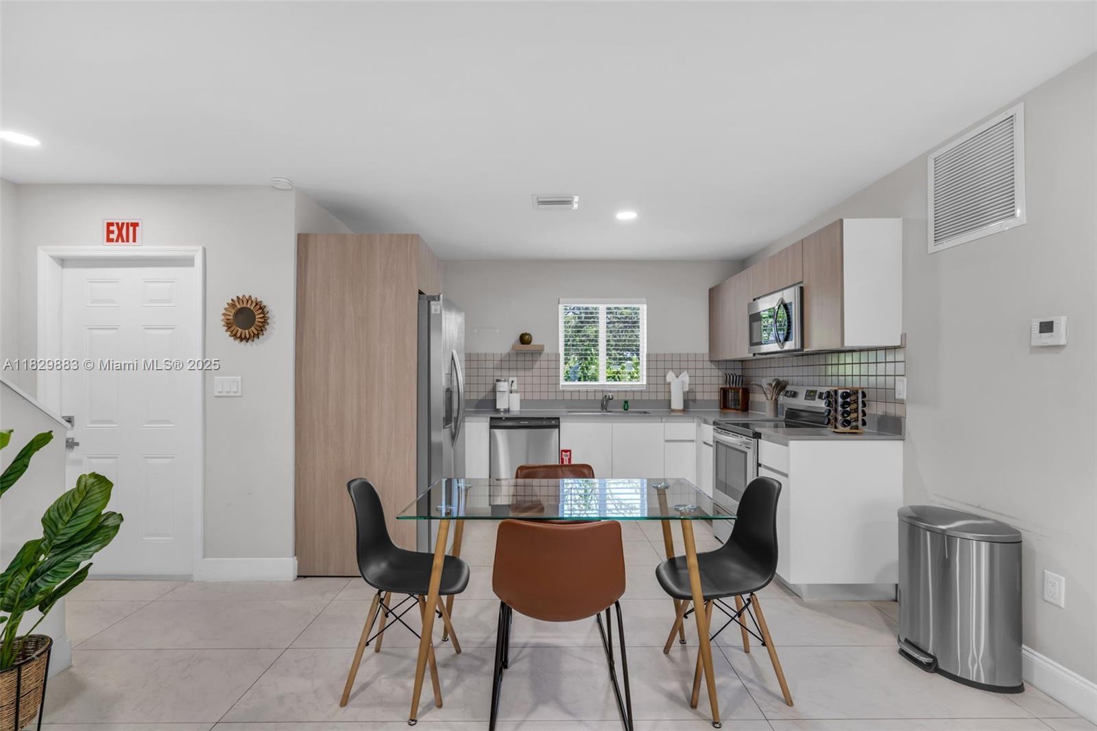 NORTH LAUDERDALE - Residential