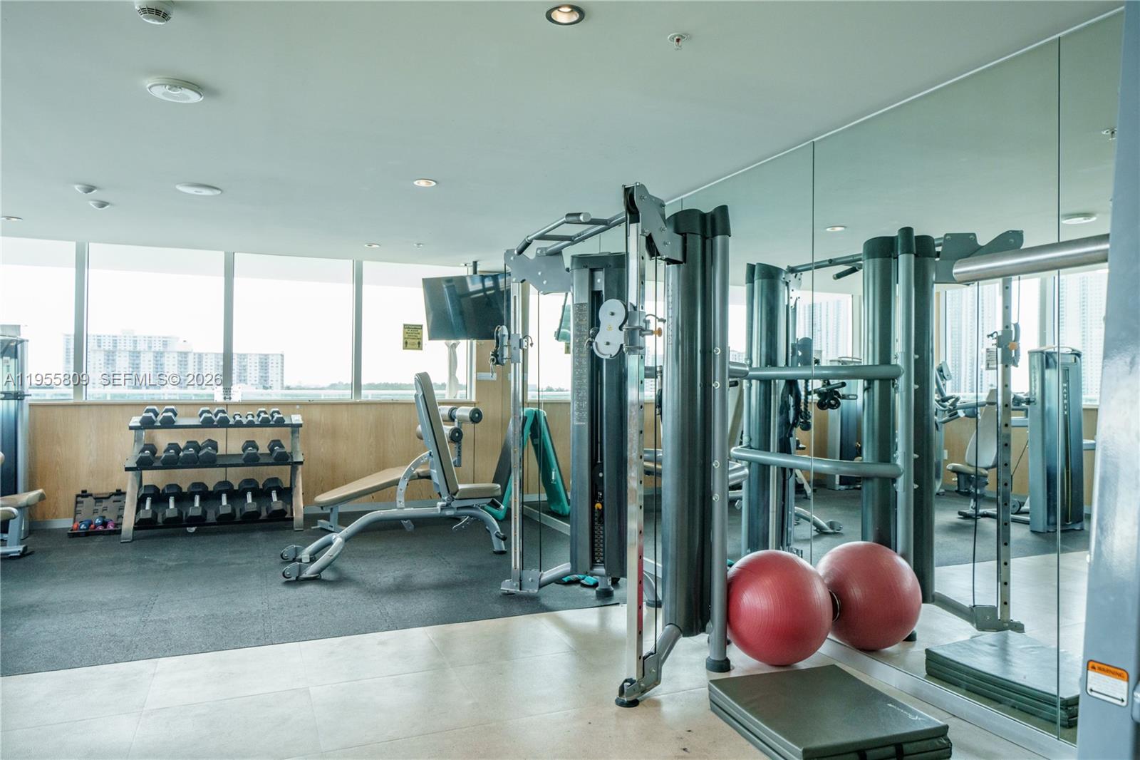 400 SUNNY ISLES CONDO WES - Residential