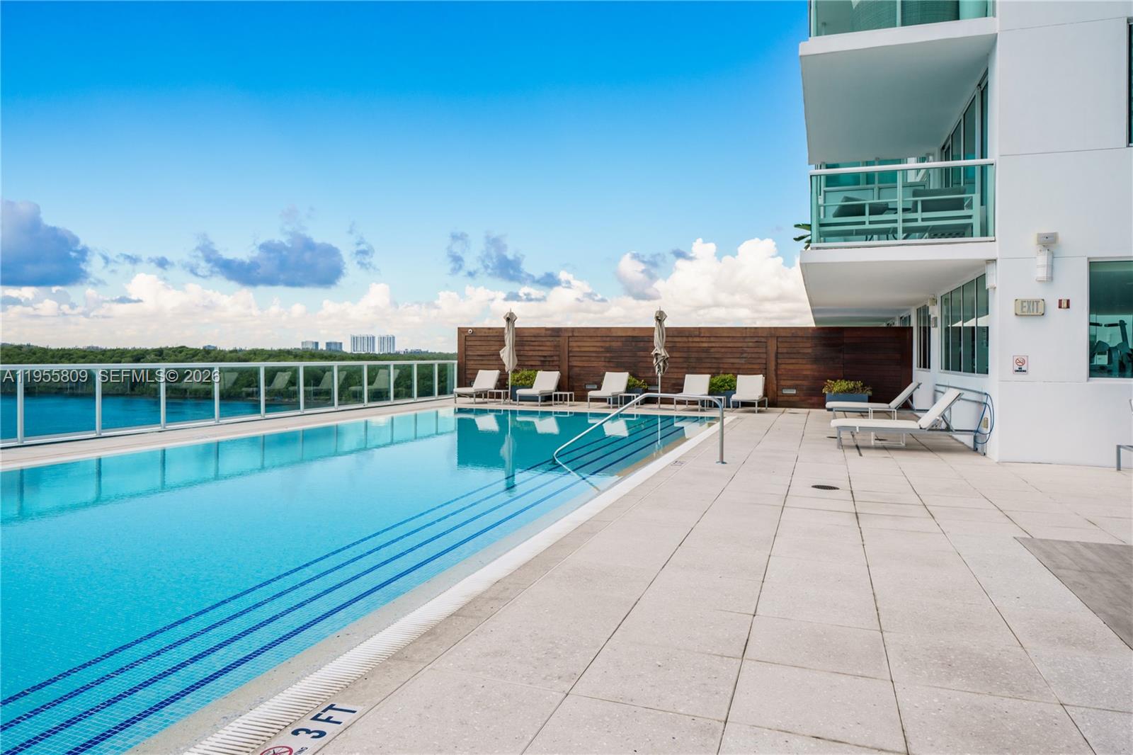 400 SUNNY ISLES CONDO WES - Residential