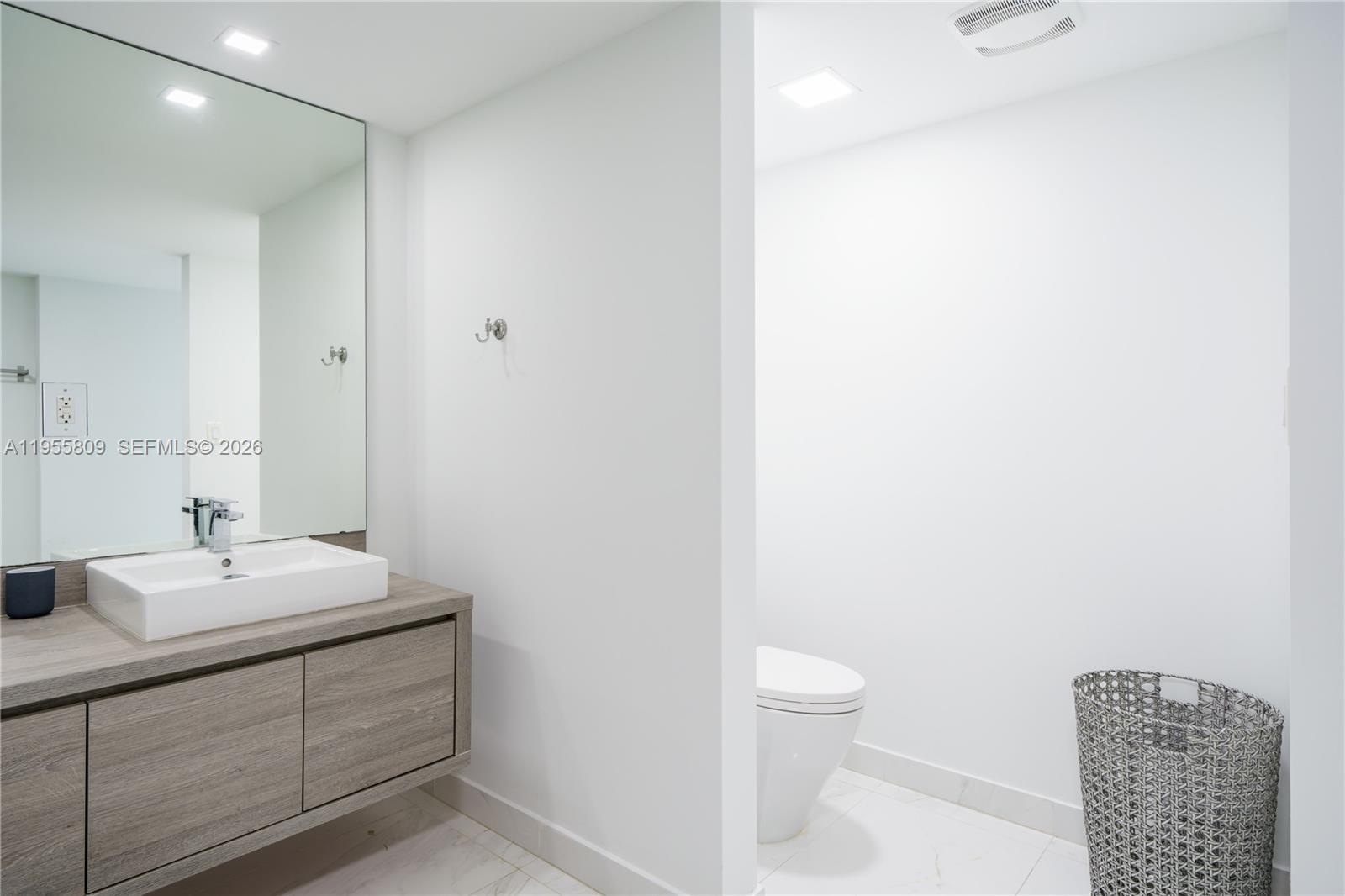 400 SUNNY ISLES CONDO WES - Residential