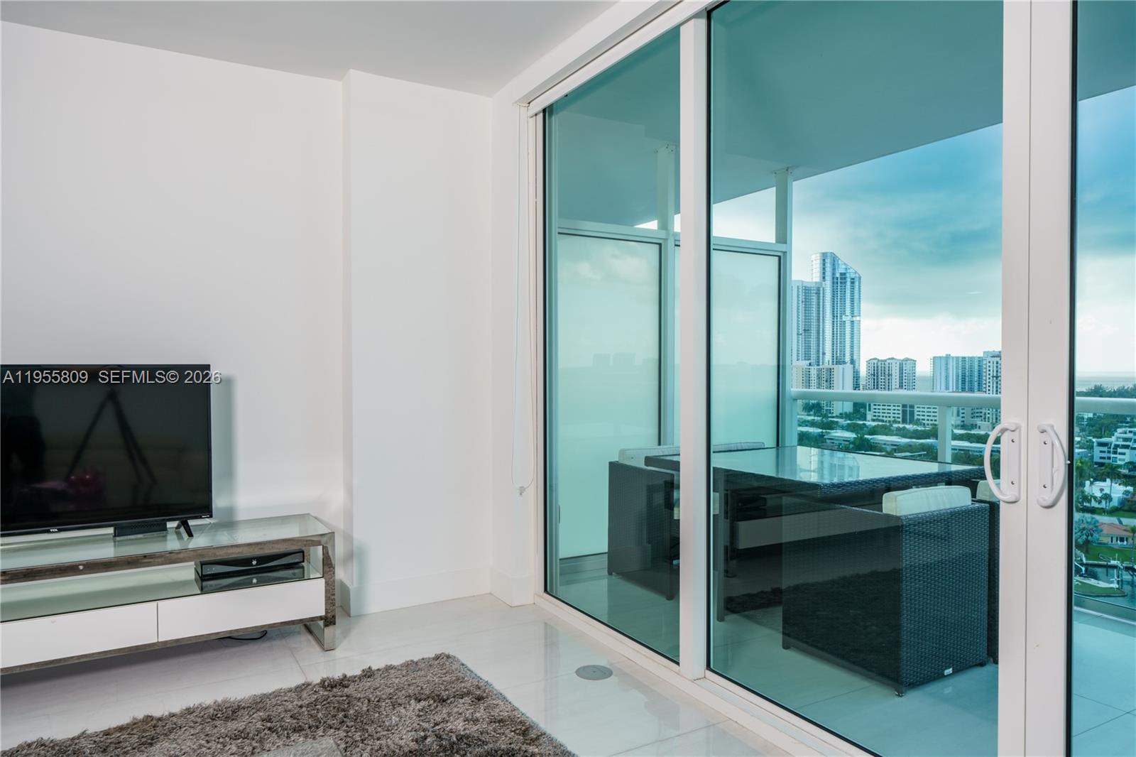 400 SUNNY ISLES CONDO WES - Residential