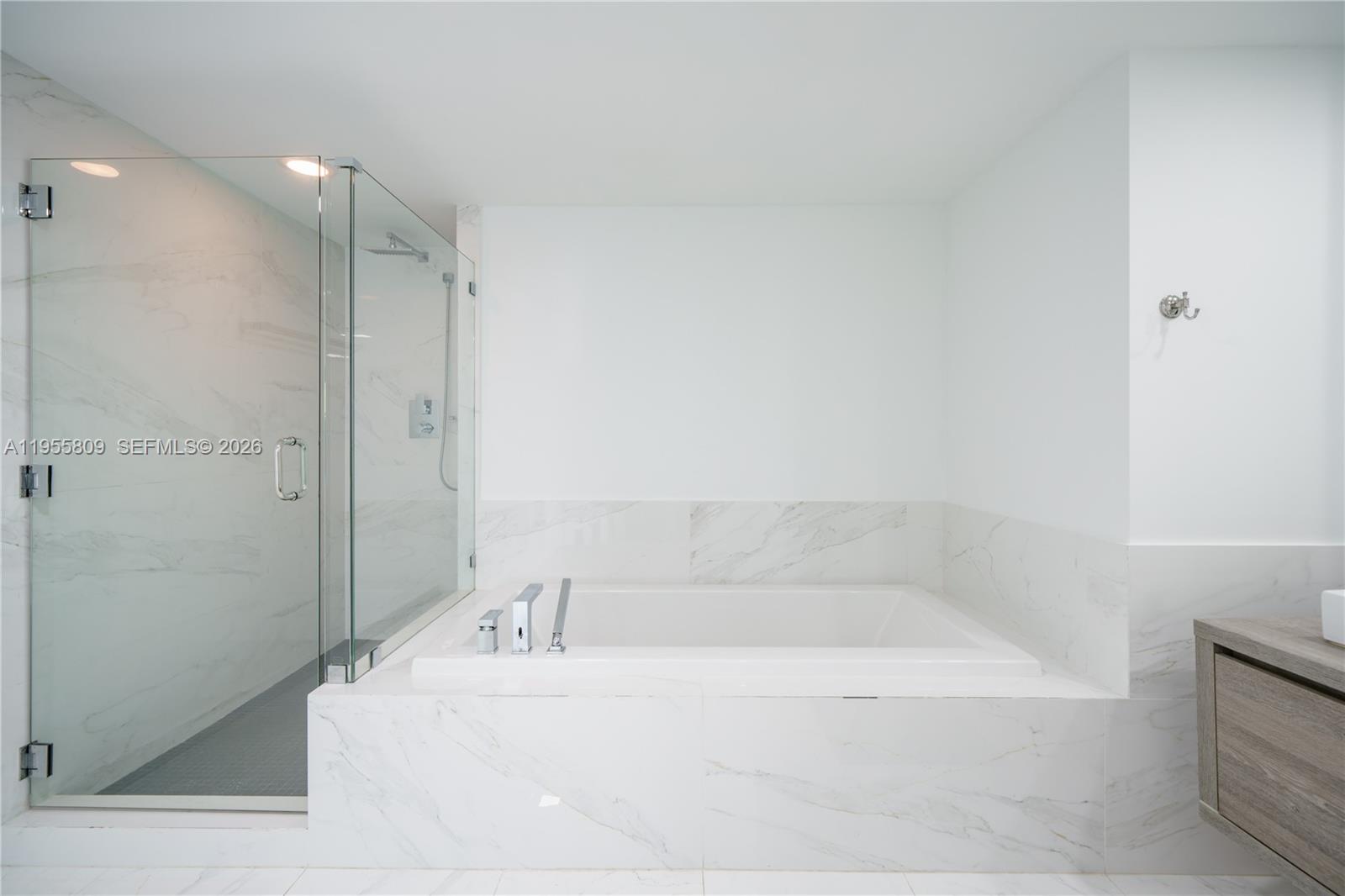 400 SUNNY ISLES CONDO WES - Residential