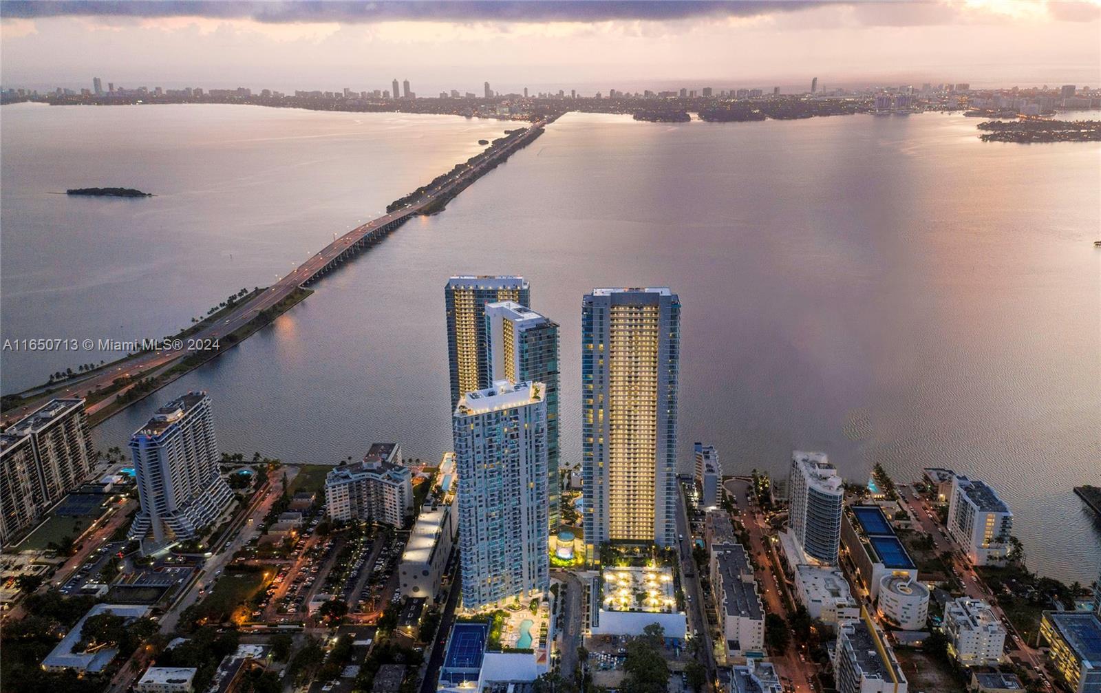 Beautiful apartment 1 bedroom and 1.5 bathrooms, kitchen with quartz countertop, Bosch appliances and modern cabinets. The shower has a double glass door allowing the half bath access to the shower. Located at Paraiso Bayview Condominium. It is only 15 minutes from Miami Beach, easy access to I-95, downtown Miami & Brickell. Close to wonderful restaurants, shopping & Miami District Design. Luxury rooftop pool with gorgeous panoramic views, additionally has tennis courts, gym spa, salon, theater, sauna, and additional pool and kids play area. Also, enjoy the exclusive AMARA at Paraiso restaurant by Michel Schwartz. The apartment is available for rent and completely furnished.