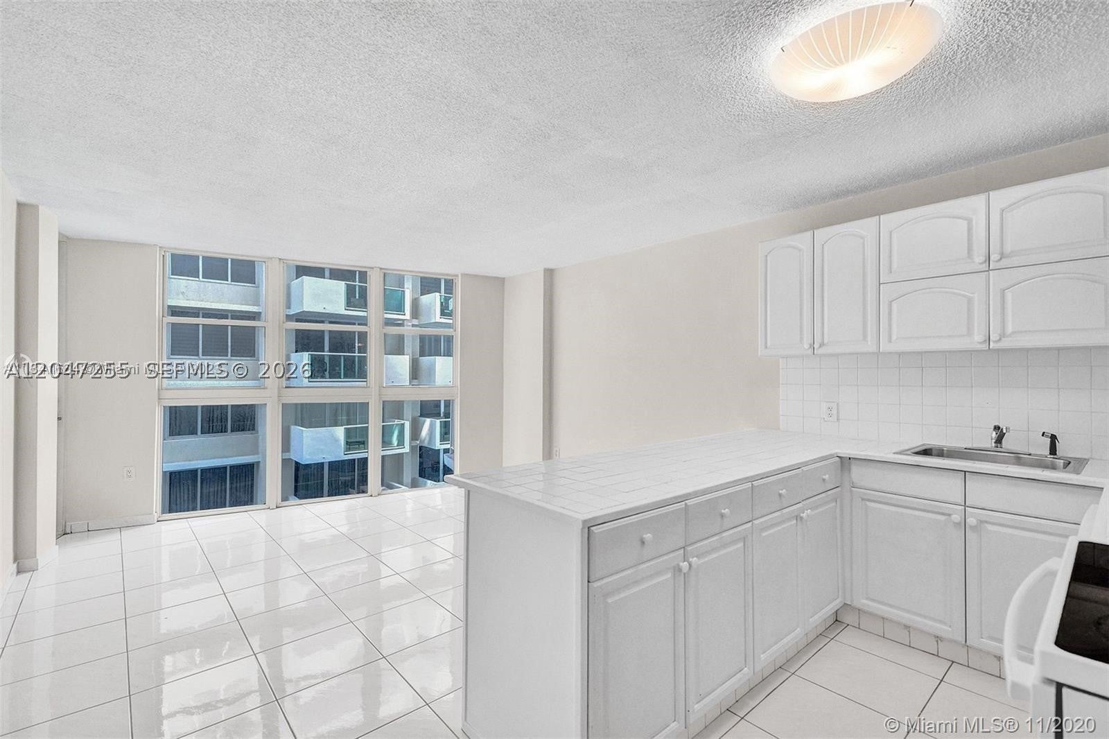 1228 West Ave 613