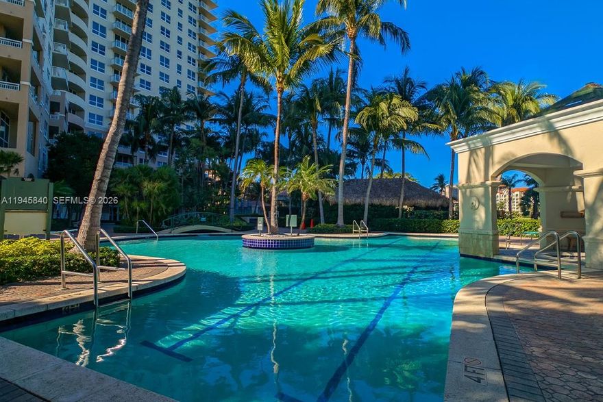 Furnished 1 Bed / 1 Bath – 5th Floor at Turnberry on the Green 
Beautiful furnished 1-bedroom, 1-bathroom residence on the 5th floor, offering bright interiors and unobstructed city views. This well-appointed condo features a granite kitchen, washer and dryer inside the unit, and a comfortable, open layout filled with natural light.
Enjoy full service, resort-style living with outstanding amenities, including a tropical pool area, two-story fitness center, spa, valet parking, 24/7 security, concierge, business center, conference room, ATM, tiki hut, and BBQ area.
Ideally located within walking distance to Aventura Mall and just minutes from restaurants and the beach, this residence offers both convenience and lifestyle.