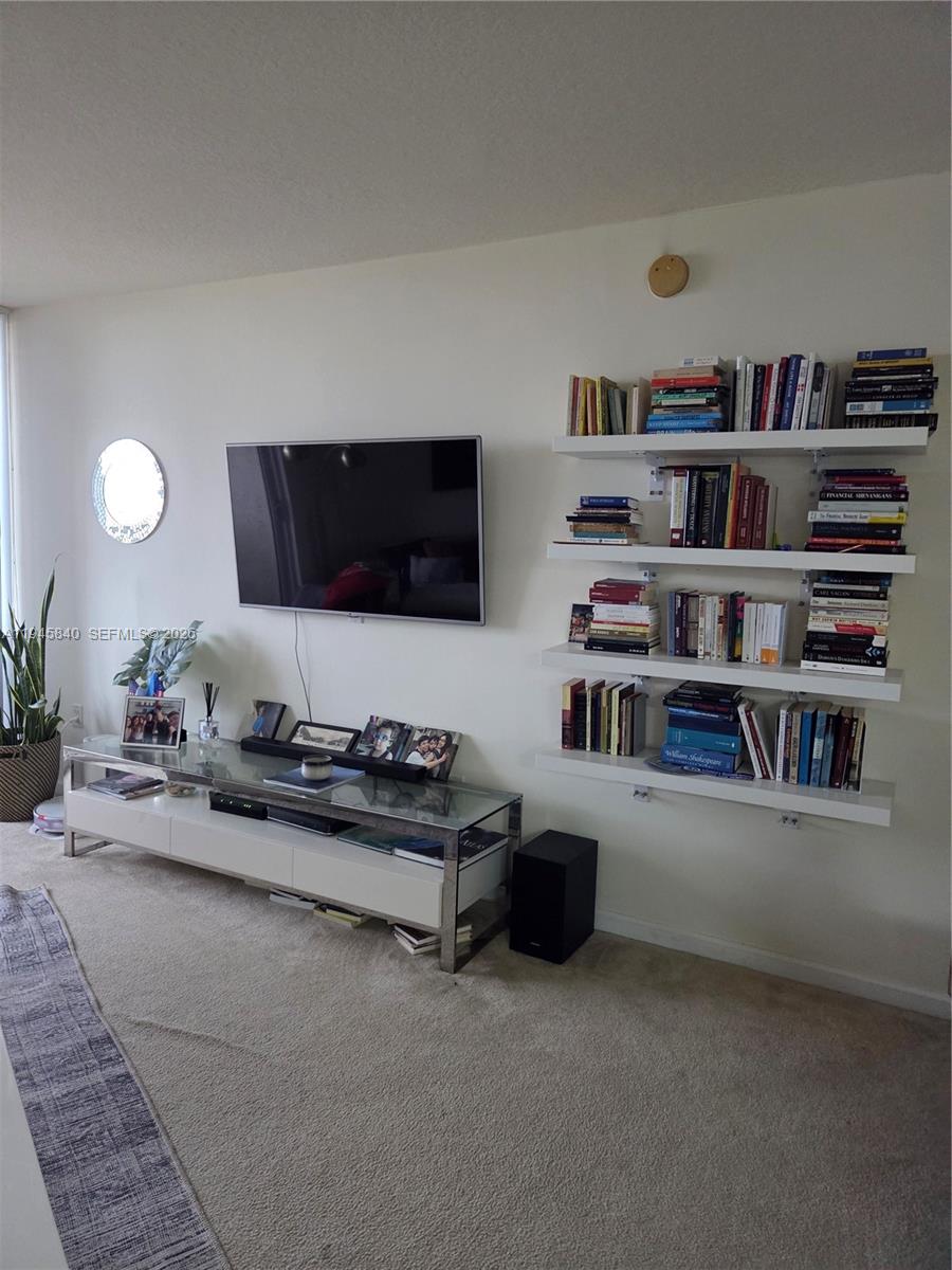 TURNBERRY ON THE GREEN CO - Residential