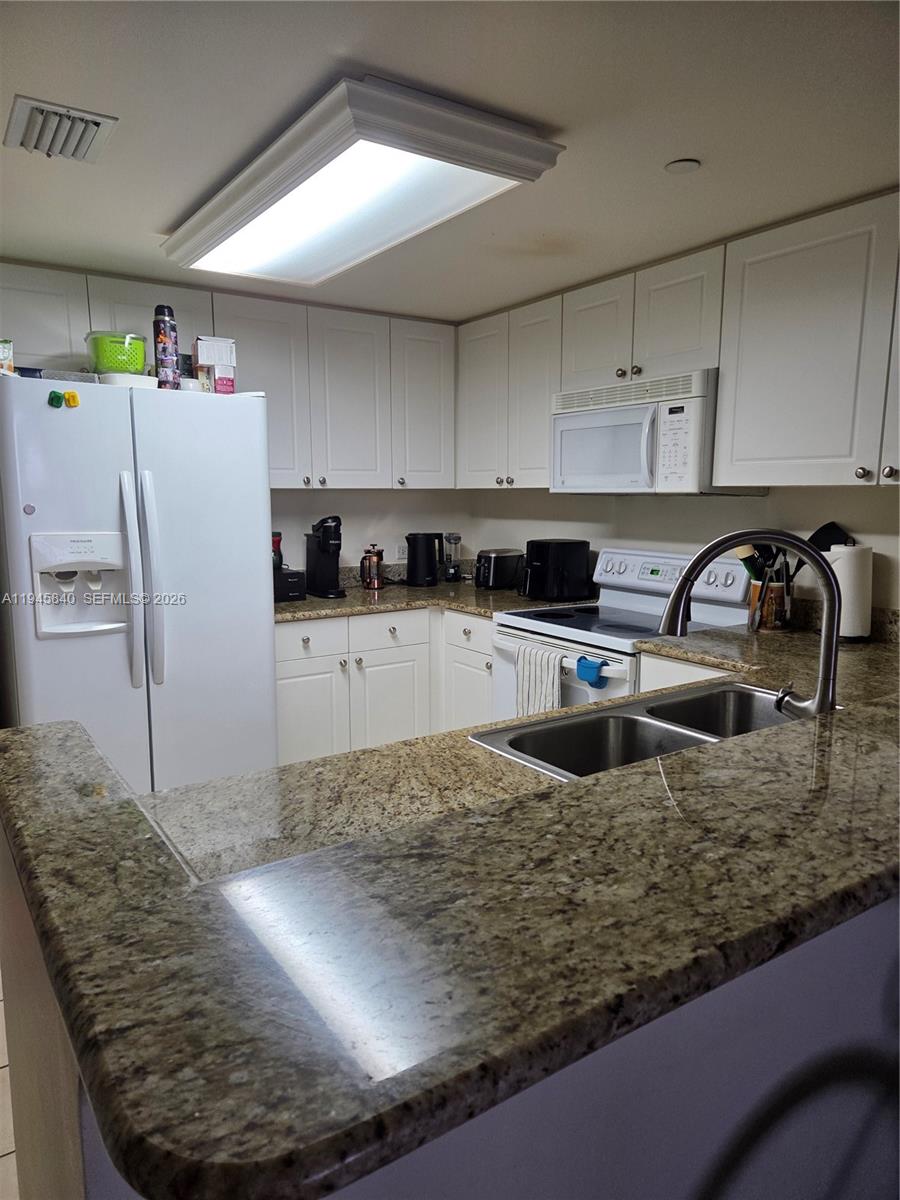 TURNBERRY ON THE GREEN CO - Residential