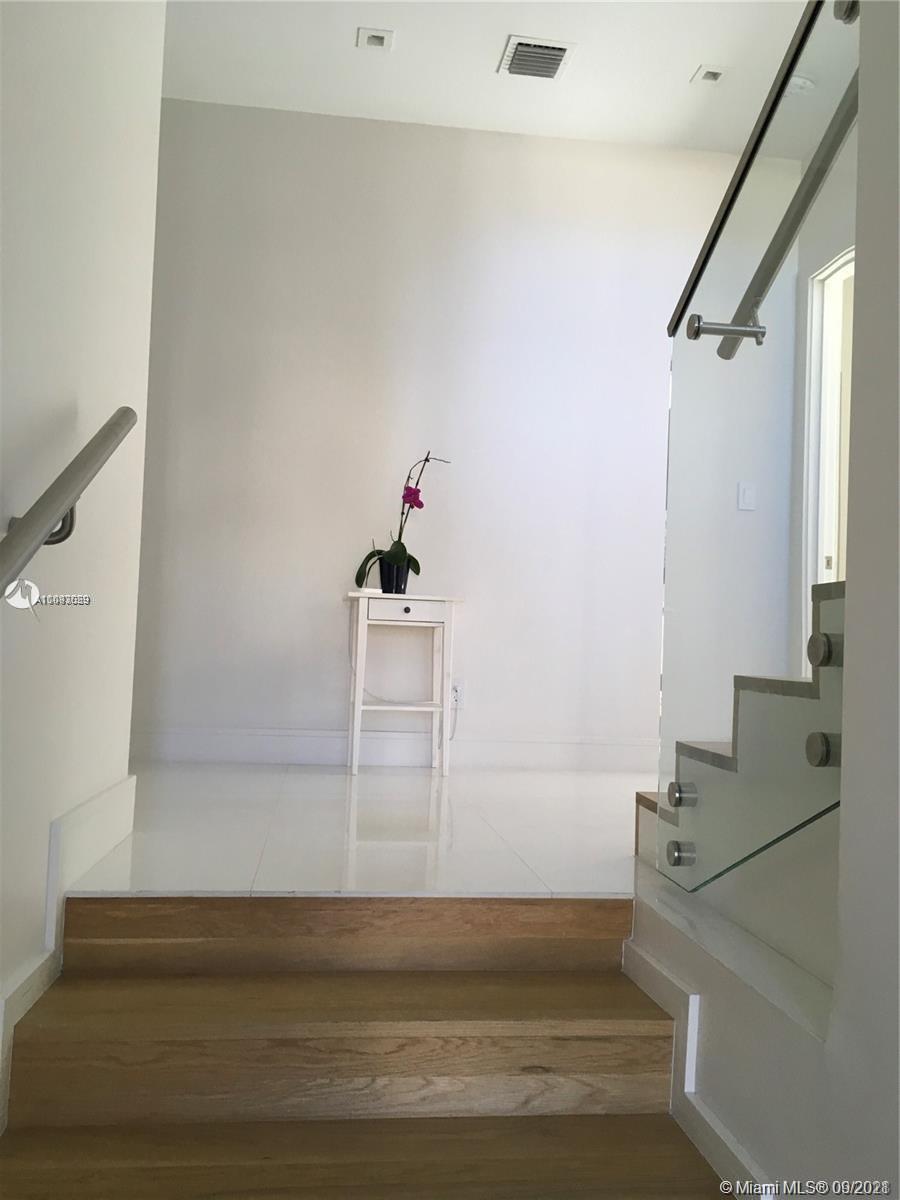 BISCAYNE KEY ESTATES - Residential