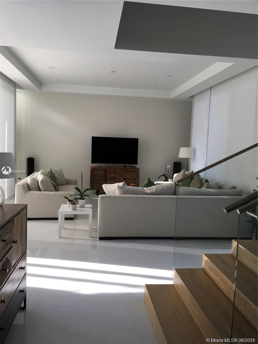 BISCAYNE KEY ESTATES - Residential