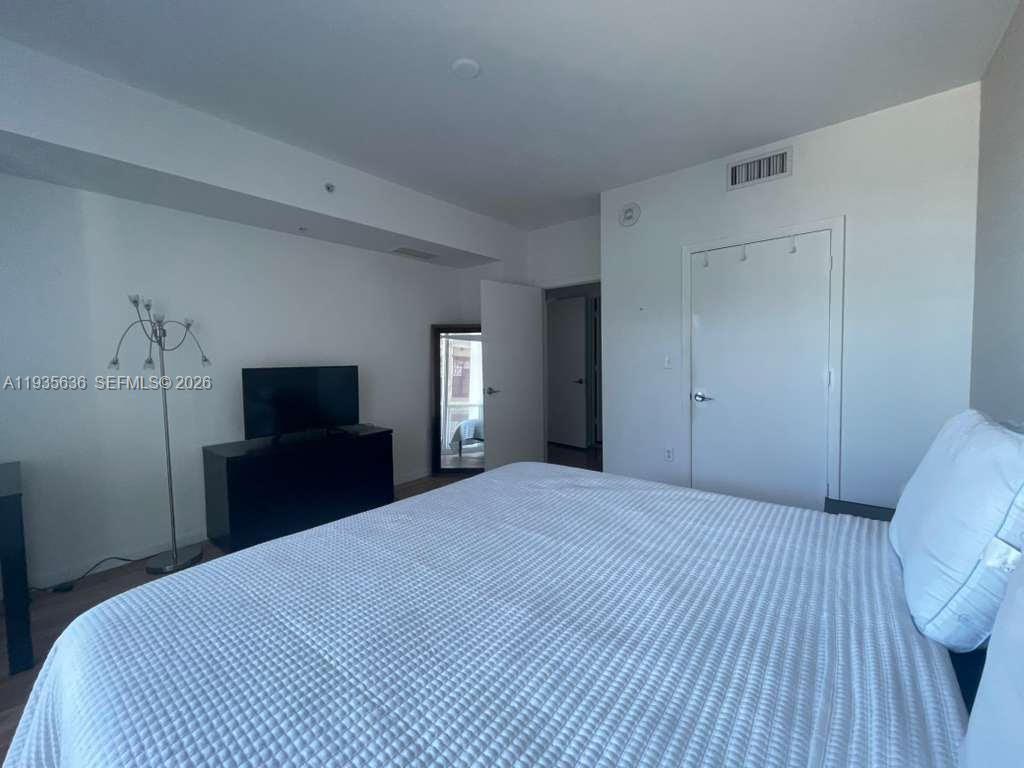 VIZCAYNE NORTH CONDO - Residential