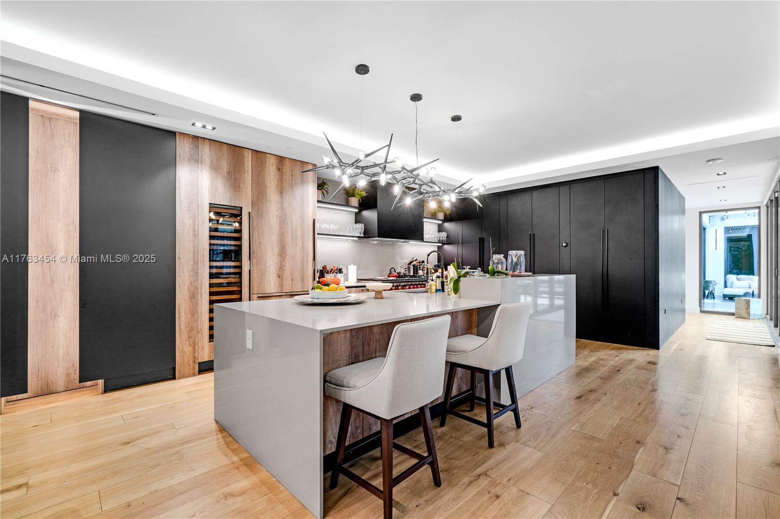350 MERIDIAN CONDO - Residential