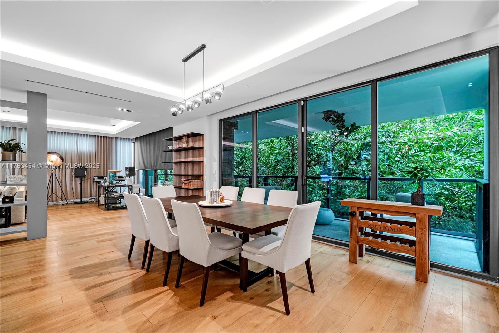 350 MERIDIAN CONDO - Residential