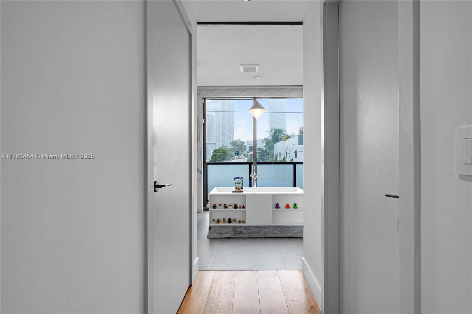 350 MERIDIAN CONDO - Residential