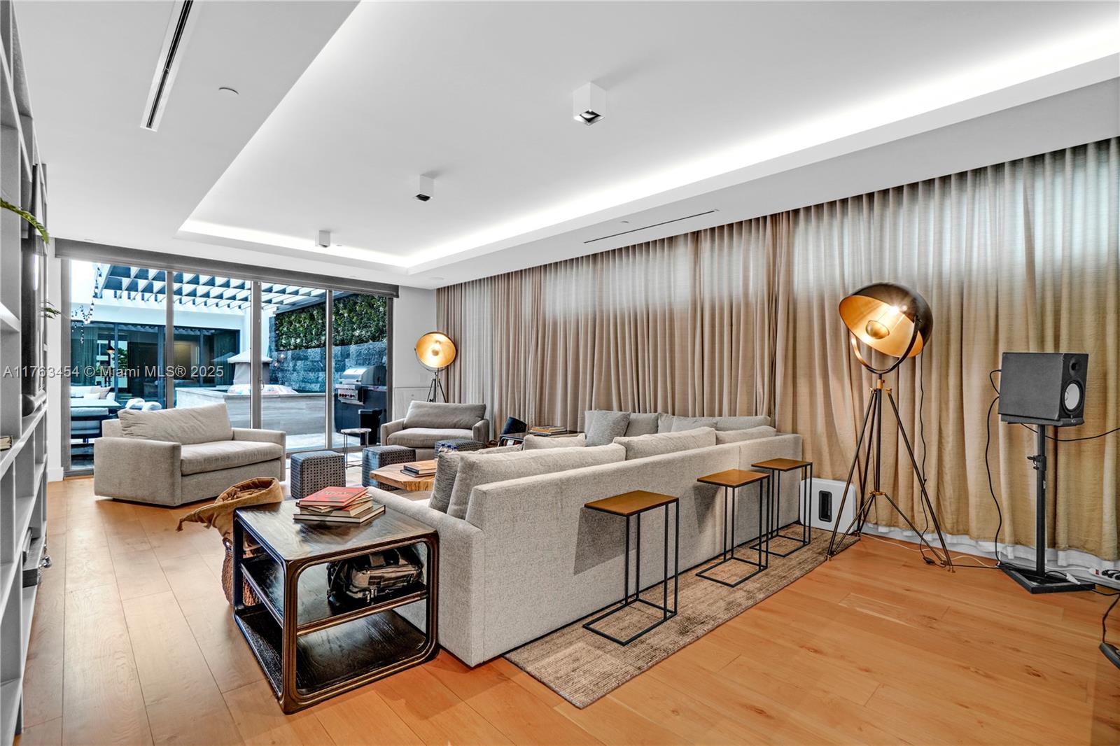 350 MERIDIAN CONDO - Residential