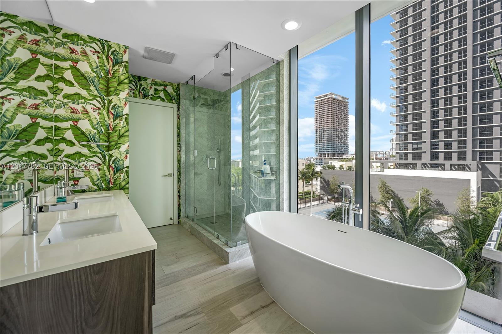 GRAN PARAISO CONDO - Residential