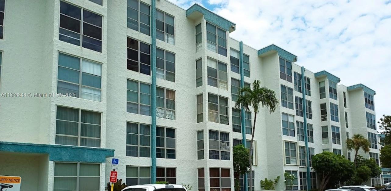 AVILA CONDO - Residential