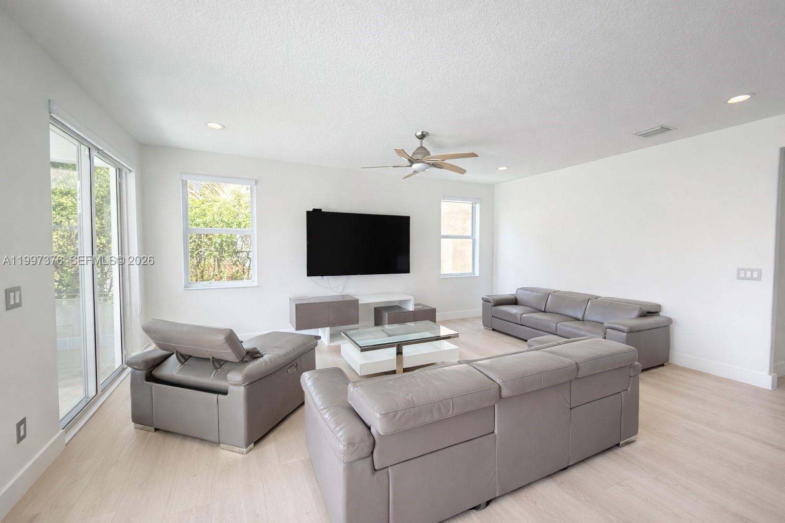 NAUTICA PLAT - Residential Lease