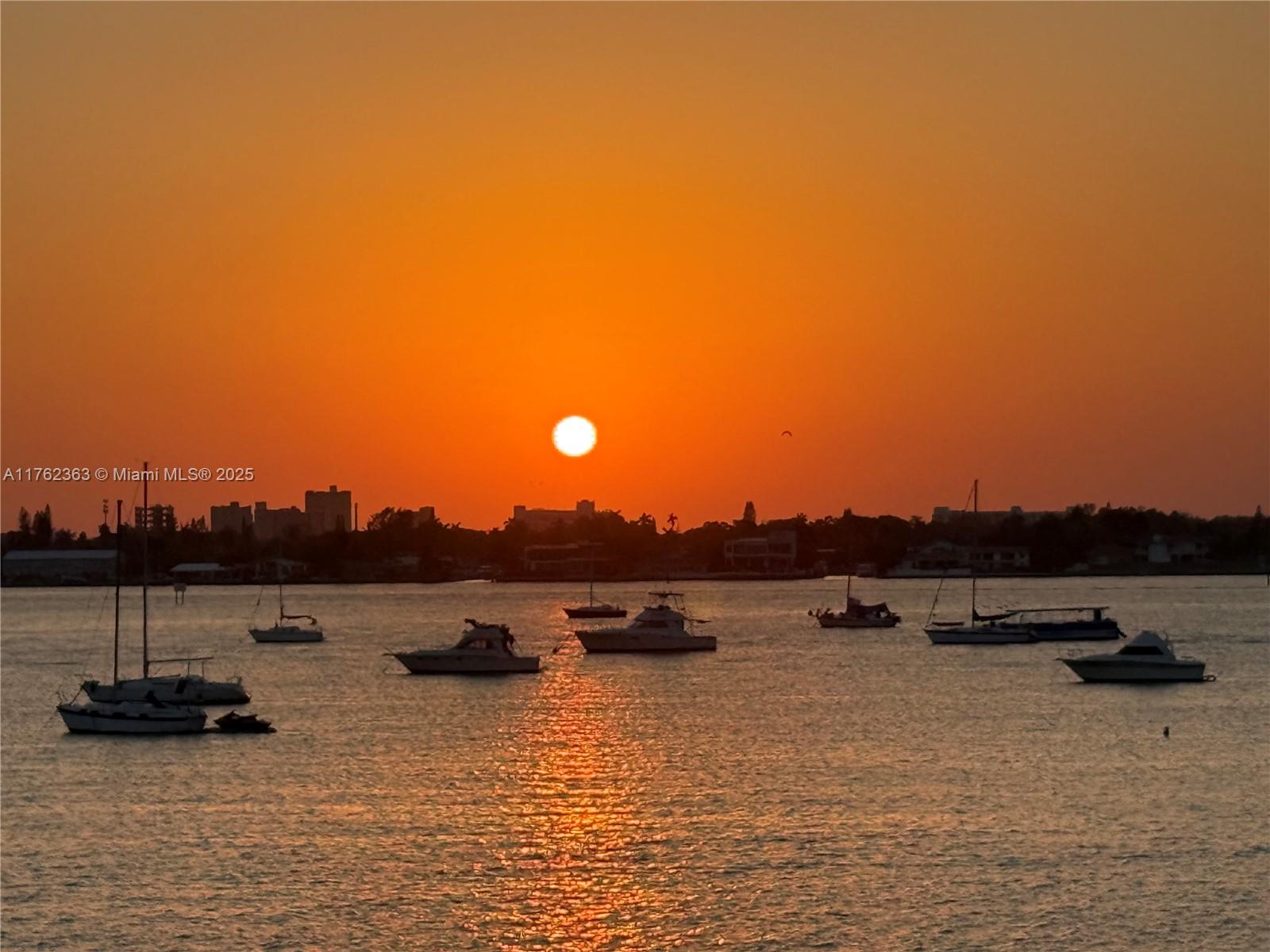 THE ISLANDER CLUB CONDO - Residential