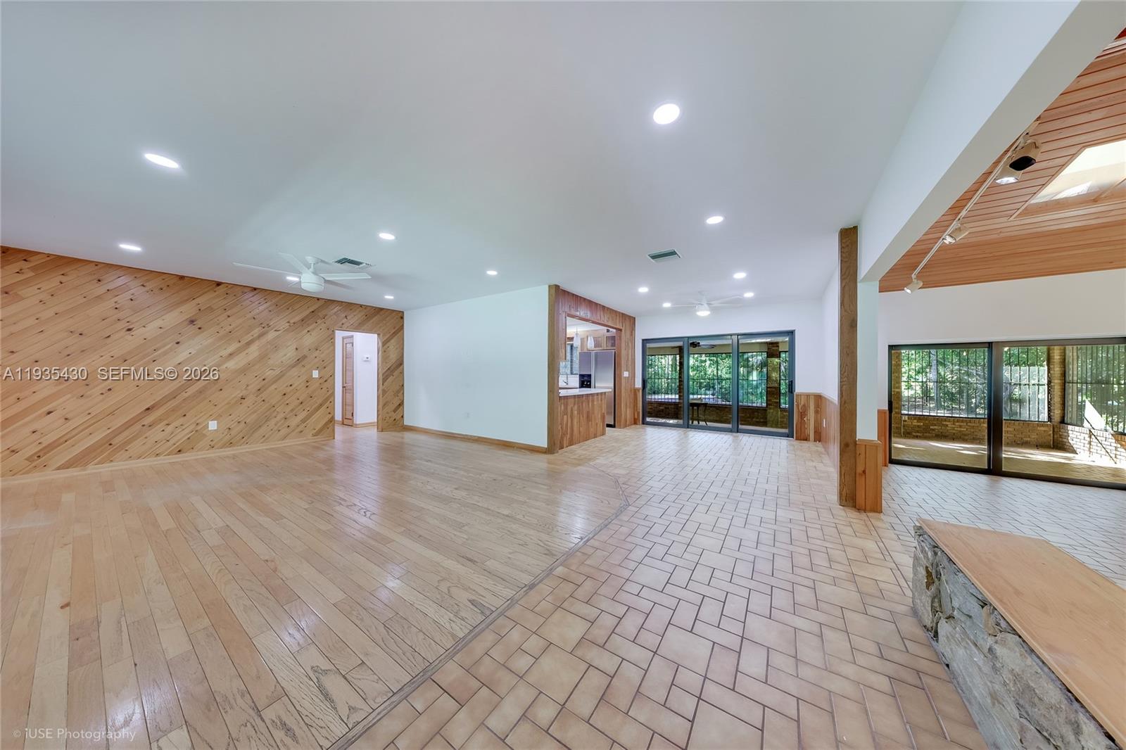 SNAPPER CREEK GROVES - Residential Lease