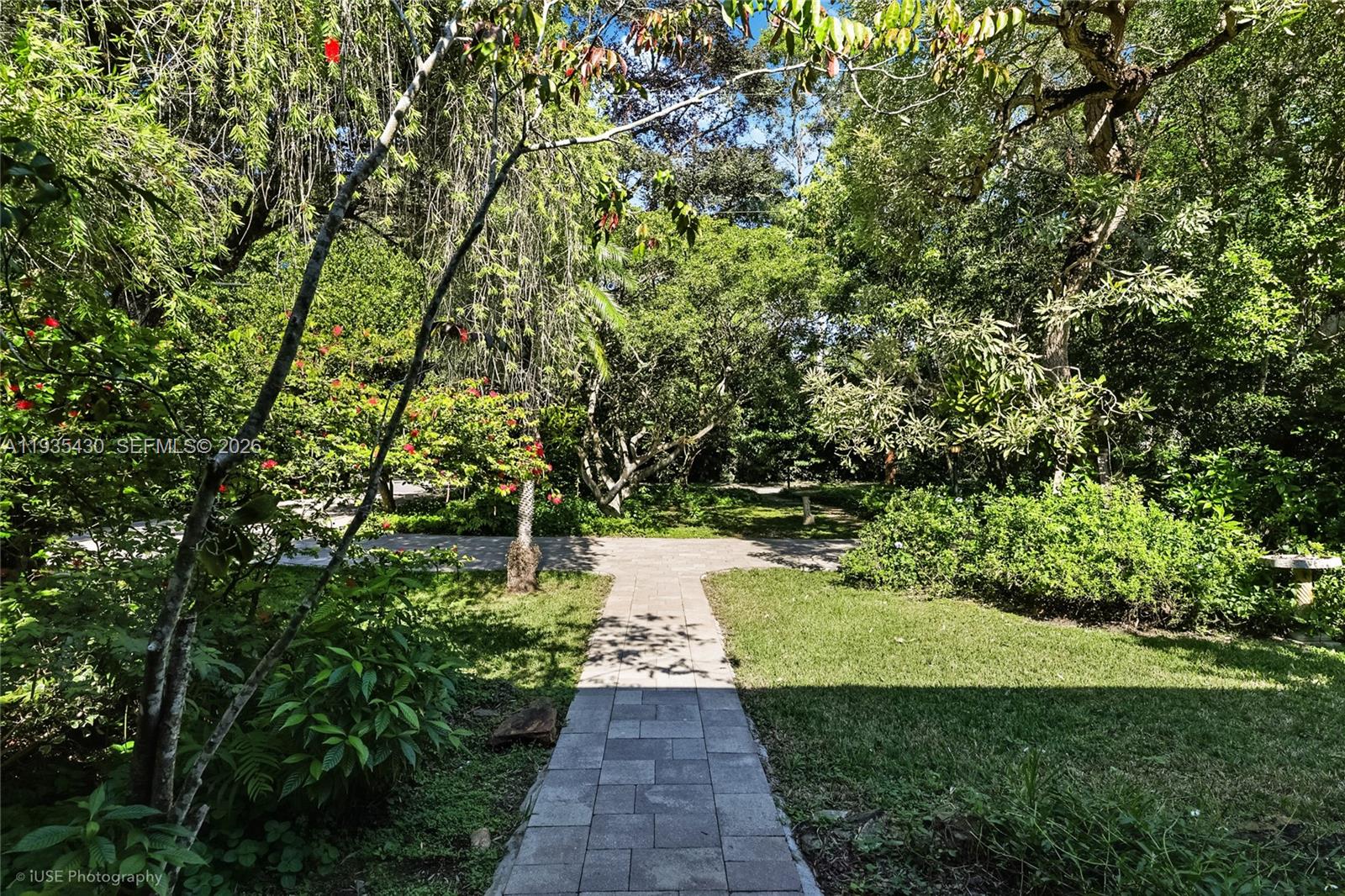 SNAPPER CREEK GROVES - Residential Lease