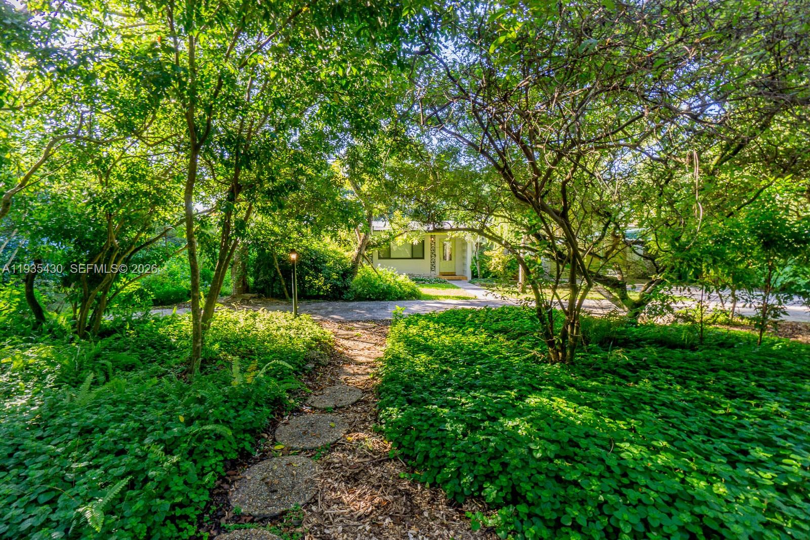 SNAPPER CREEK GROVES - Residential Lease