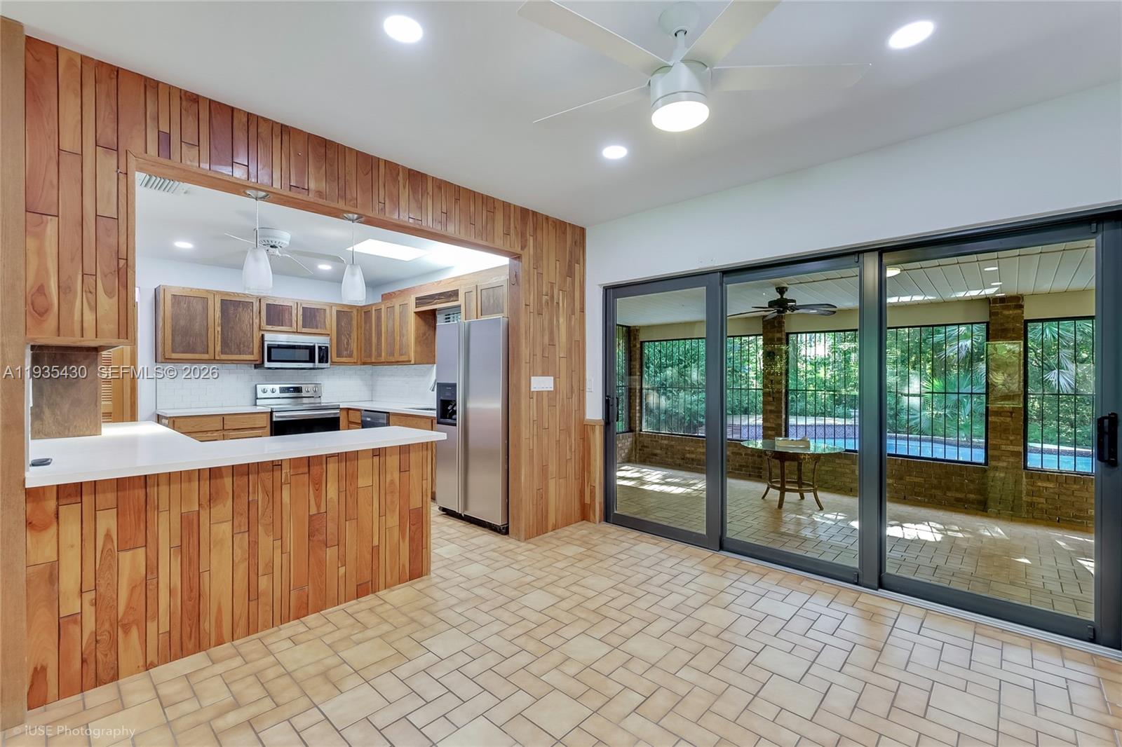 SNAPPER CREEK GROVES - Residential Lease