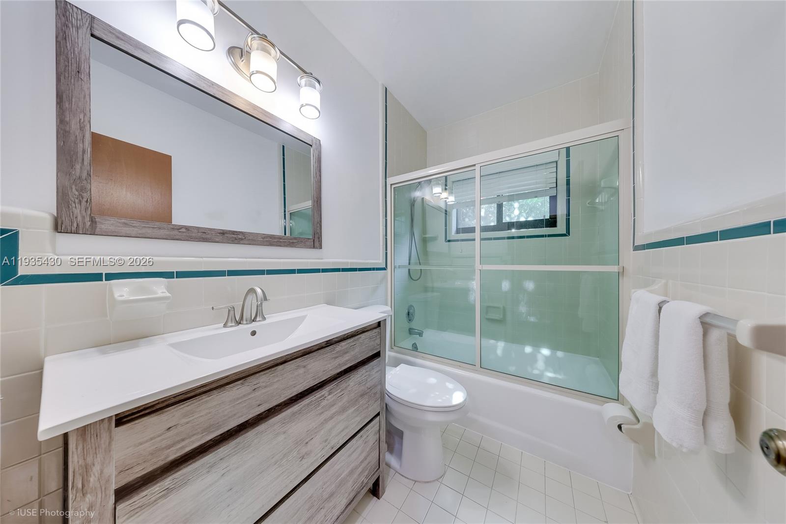 SNAPPER CREEK GROVES - Residential Lease