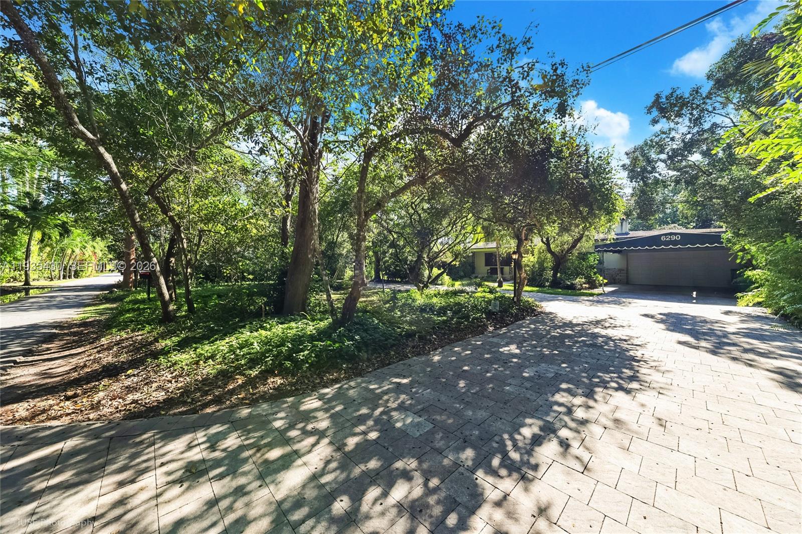 SNAPPER CREEK GROVES - Residential Lease