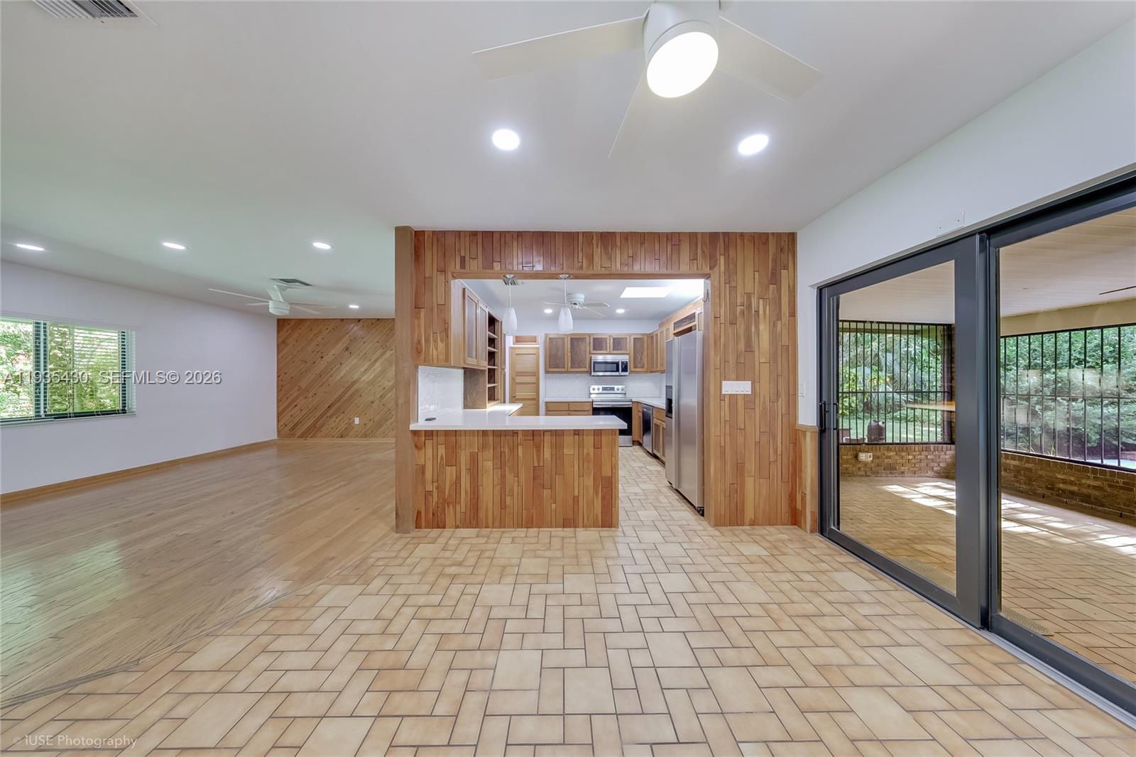 SNAPPER CREEK GROVES - Residential Lease