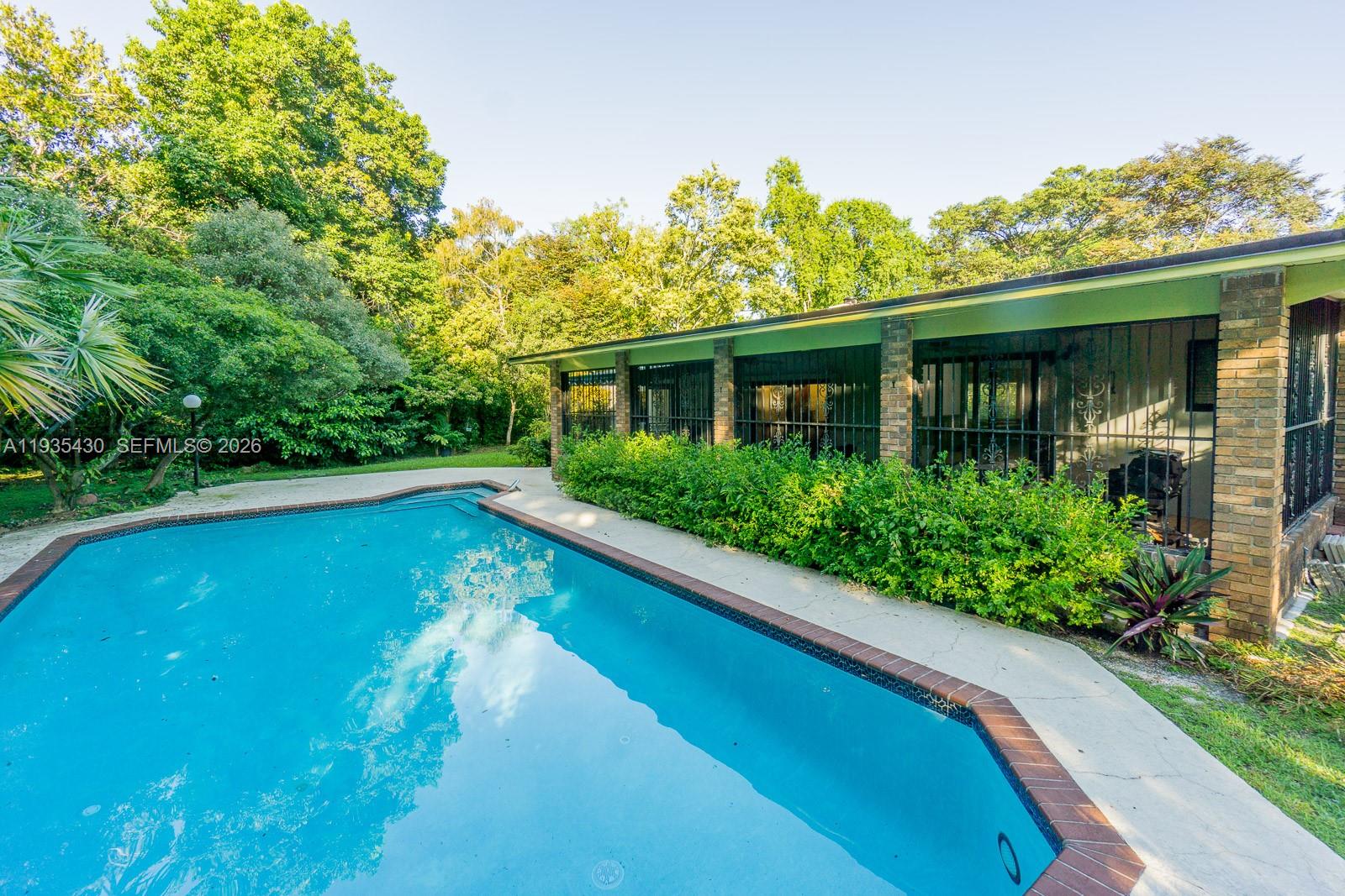SNAPPER CREEK GROVES - Residential Lease
