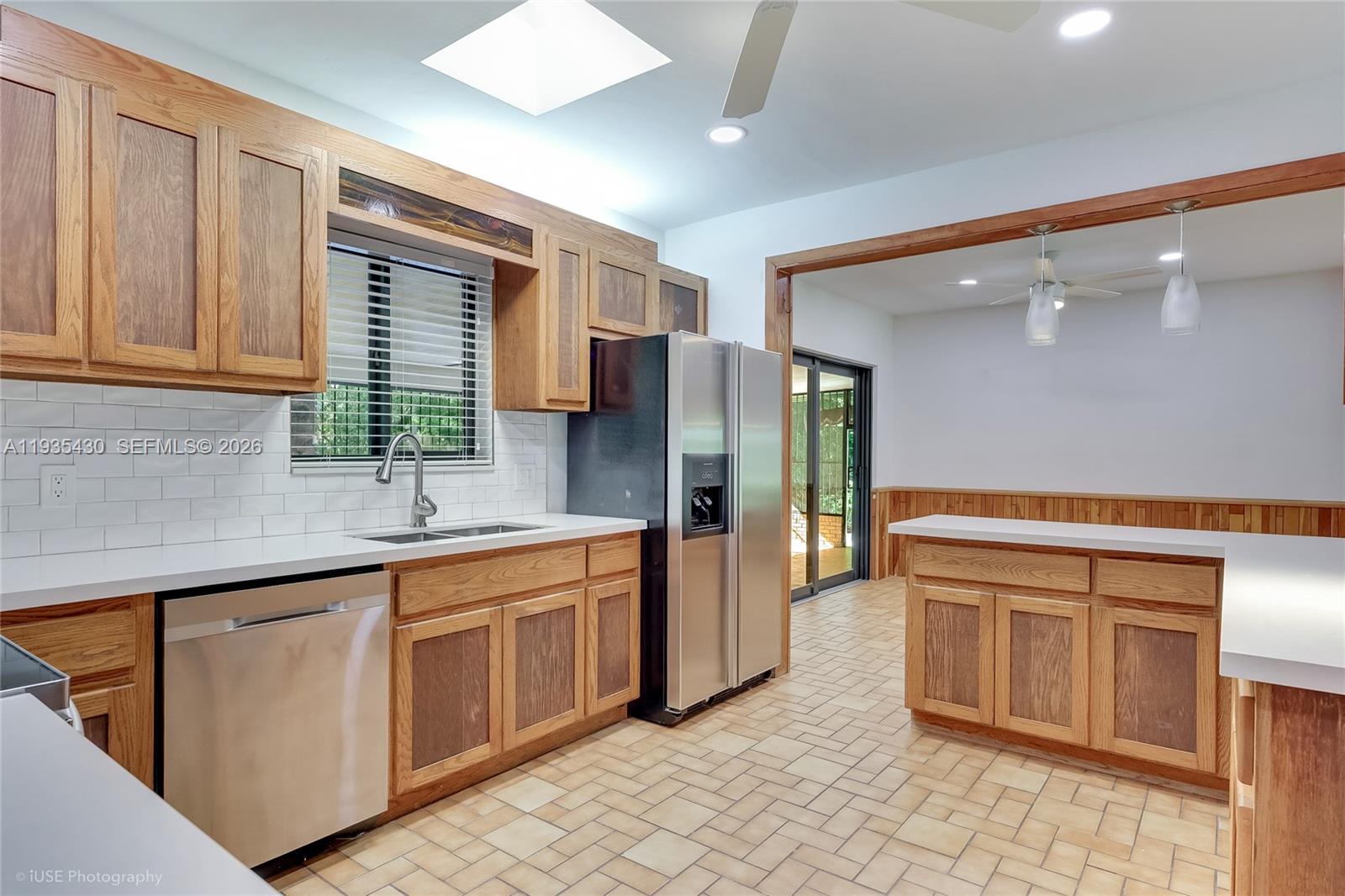 SNAPPER CREEK GROVES - Residential Lease