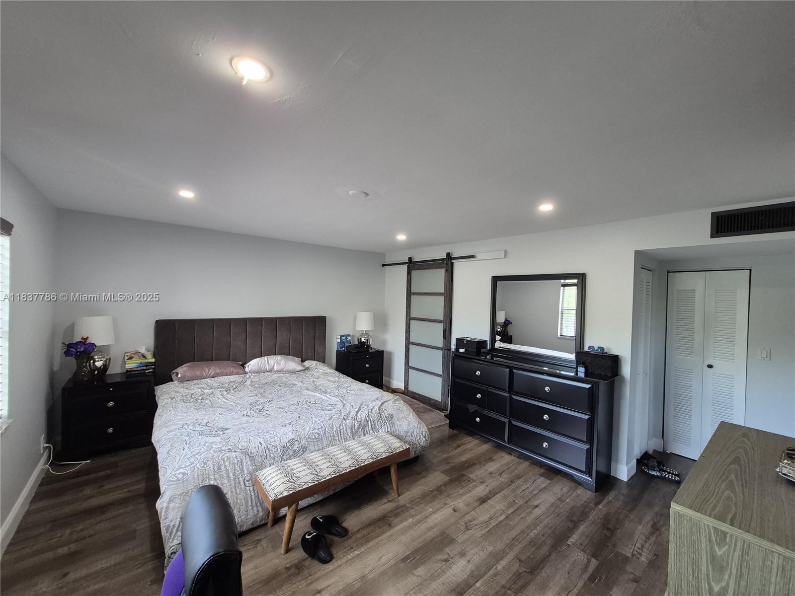 TOP-FLOOR BEAUTY IN THE HEART OF INVERRARY!
Step into this stunning 2 bed / 2 bath condo that’s been completely renovated to impress! Featuring a brand-new modern kitchen with sleek stainless steel appliances, gorgeous updated bathrooms, and stylish tile flooring throughout — this home is move-in ready and made to shine!
*Water & Trash INCLUDED
*Assigned Parking + Tons of Guest Spots
*Convenient Laundry
*All Ages Welcome!