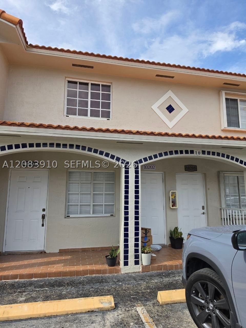 10101 W Okeechobee Rd 10-202