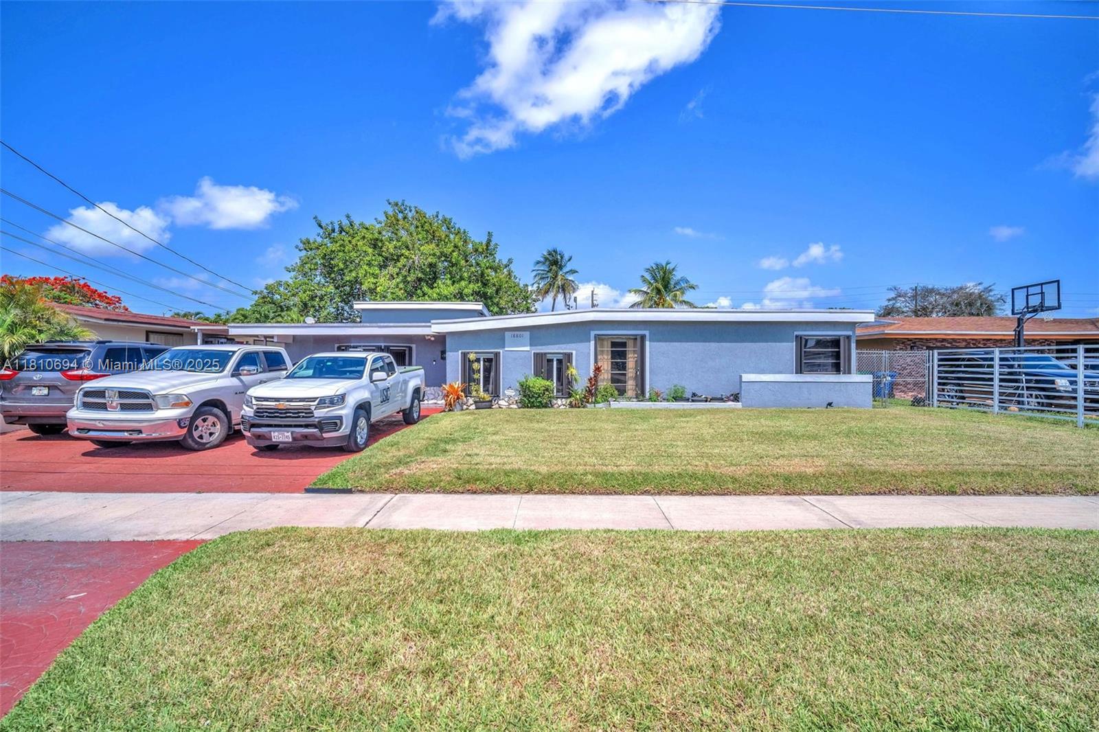 18801 Nw 39th Ct, Miami Gardens, Broward County, Florida - 5 Bedrooms  
4.5 Bathrooms - 