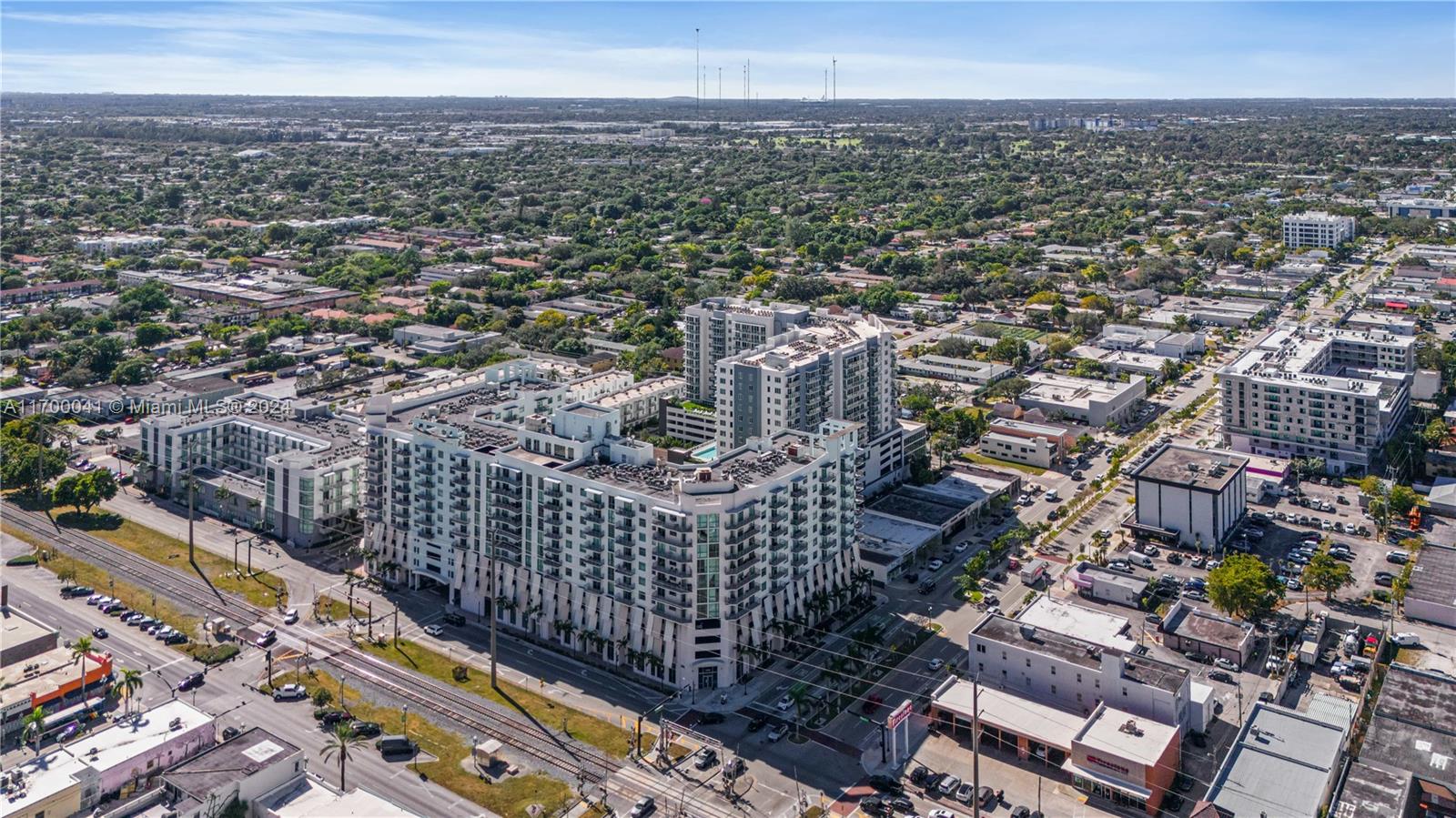 HOLLYWOOD STATION RES CON - Residential