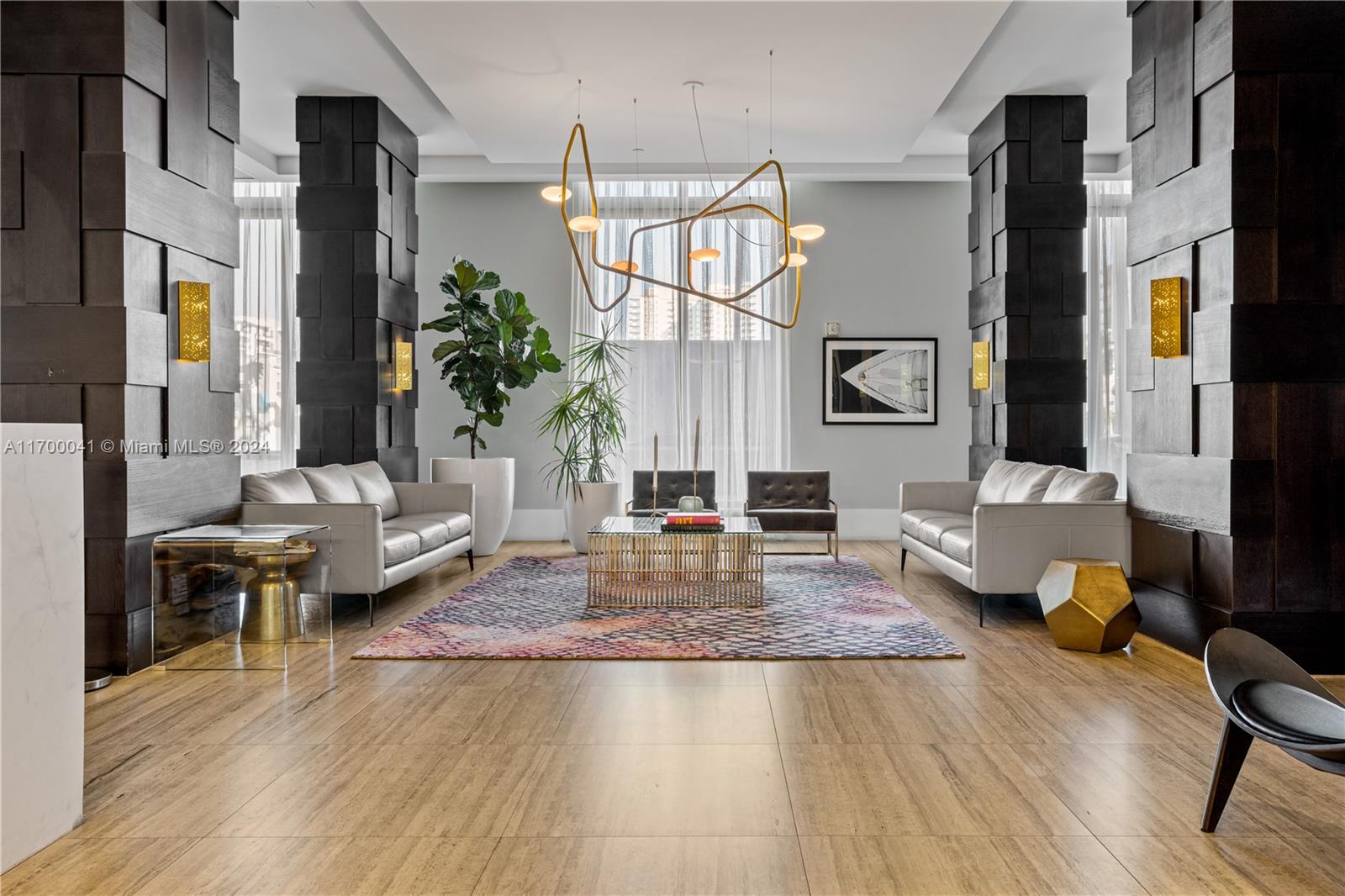 HOLLYWOOD STATION RES CON - Residential