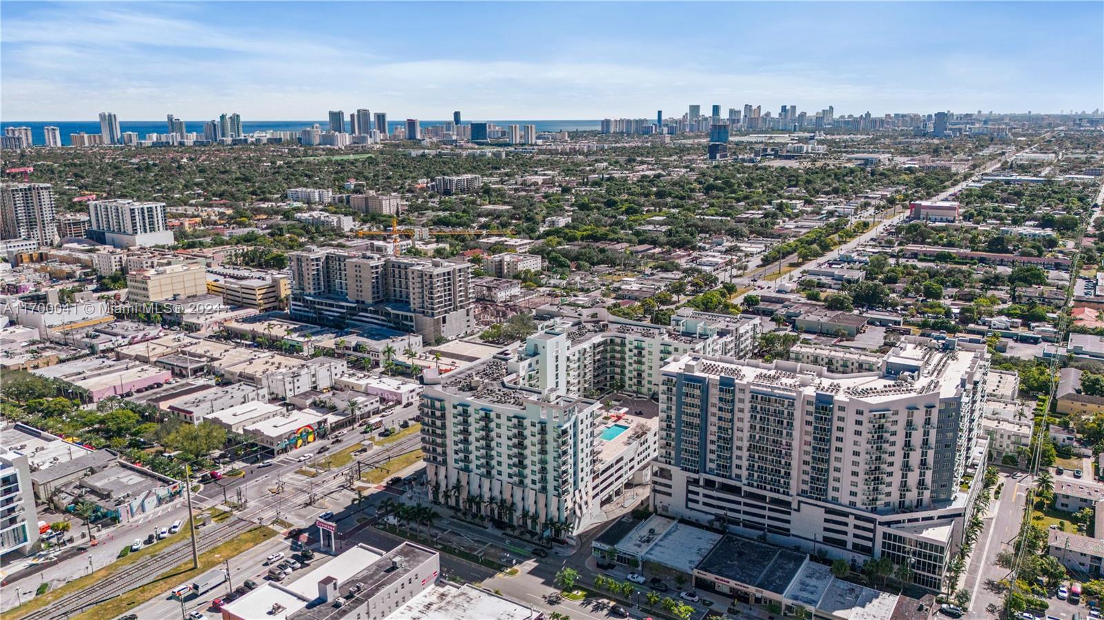 HOLLYWOOD STATION RES CON - Residential