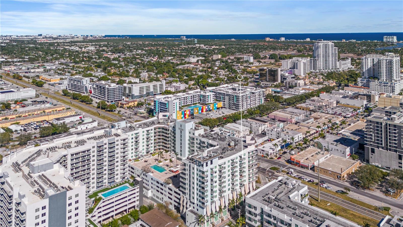 HOLLYWOOD STATION RES CON - Residential