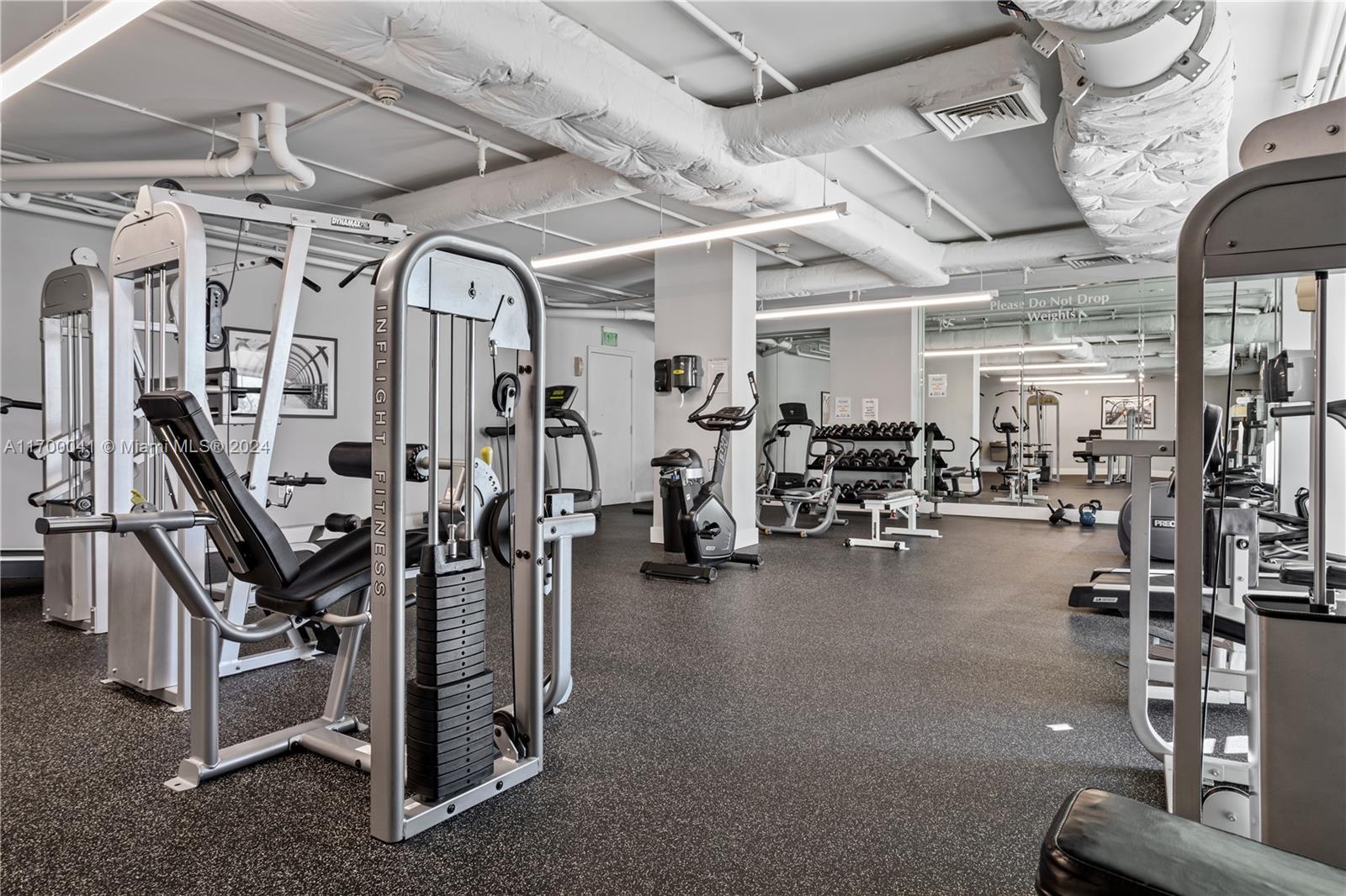 HOLLYWOOD STATION RES CON - Residential