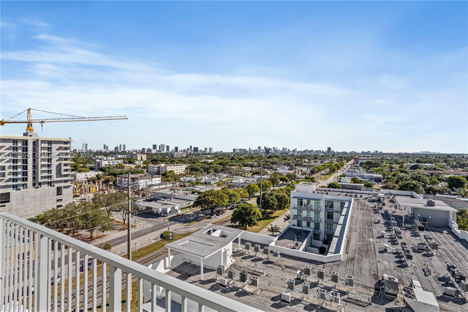 HOLLYWOOD STATION RES CON - Residential