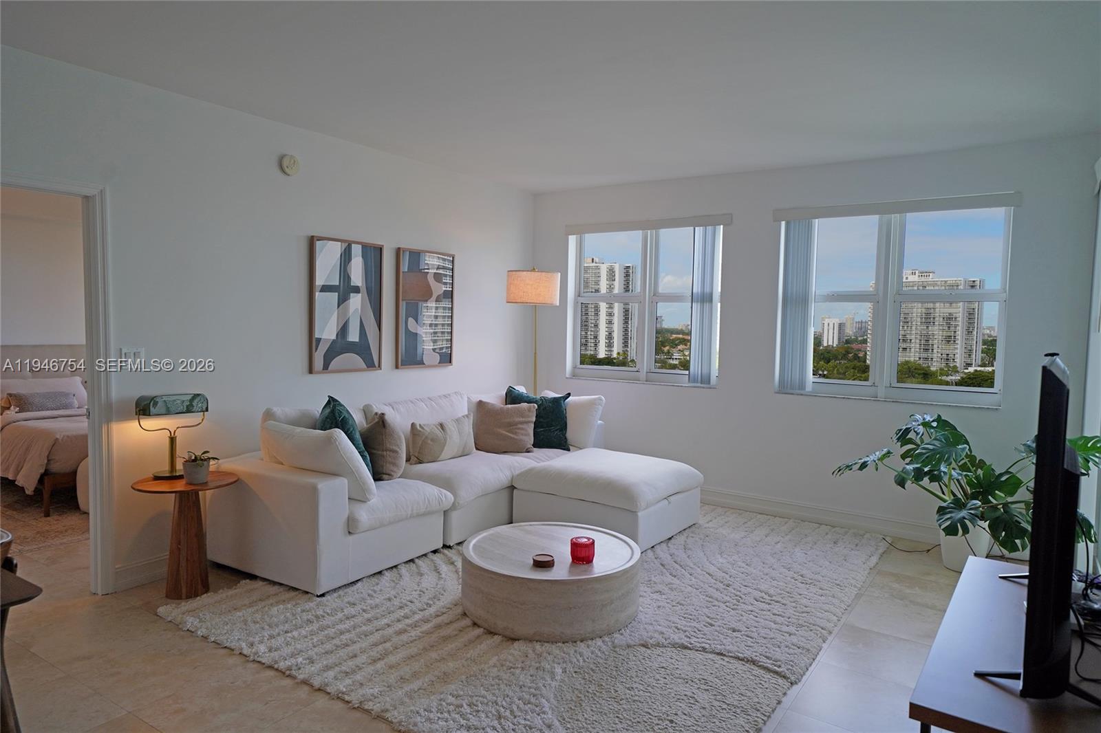 20000 E Country Club Dr 1014